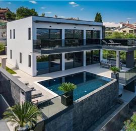 3 bedroom villa with infinity pool in Opatija, sleeps 6